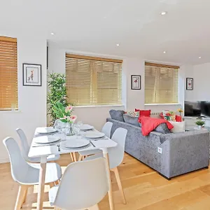 https://urban-heights-two-bedroom-two-bathroom-loft-style.brighton-hotels-england.com