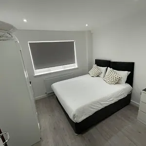https://london-dagenham-apartments.brighton-hotels-england.com